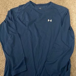 Under armor long sleeve shirt minimal wear
